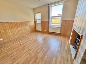 Lounge- click for photo gallery